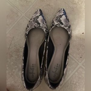 Women clarks shoes. Accepting offers